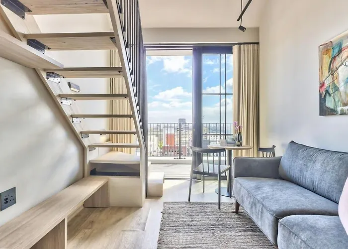Stylish Loft With Breathtaking Mountain Views