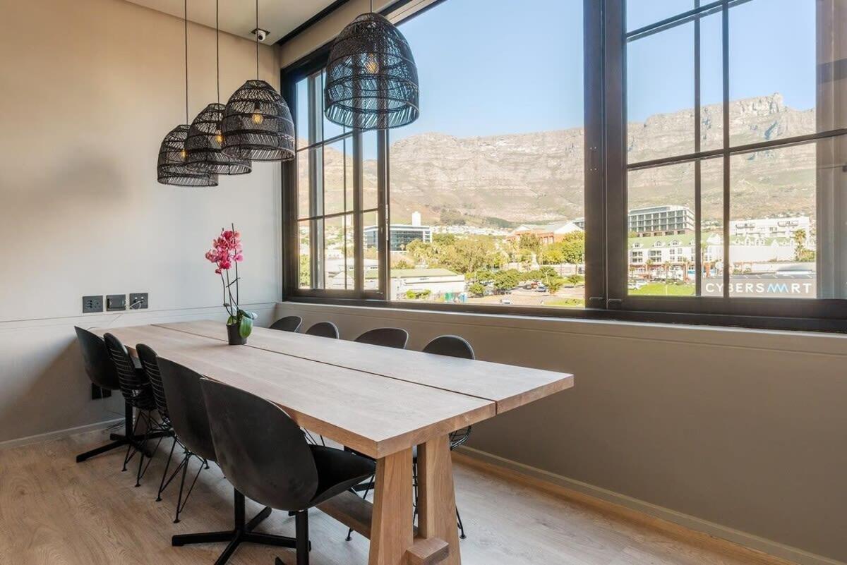 Stylish Loft With Breathtaking Mountain Views Cape Town