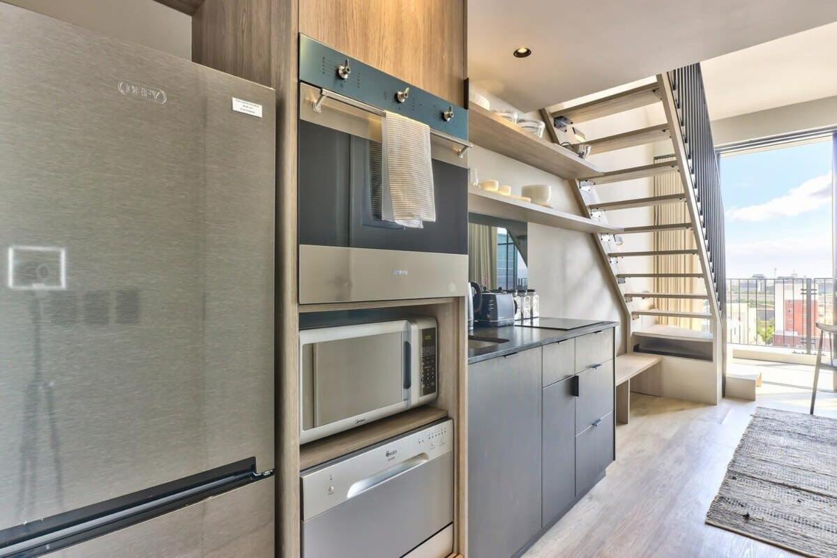 Stylish Loft With Breathtaking Mountain Views